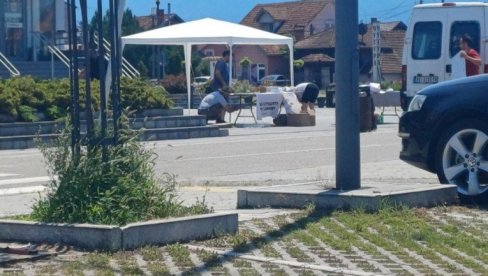 PEŠAČIO SAM 60 KILOMETARA, A ONDA SU MI UKRALI BATERIJU! Učesnik skupa u Kraljevu besan na svoje blokadere (VIDEO)