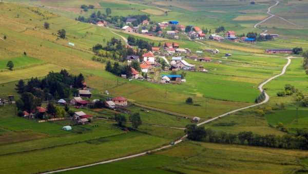 НАЈХЛАДНИЈИ ГРАД У СРБИЈИ:  Док смо се кували на 40 степени, овде су се ноћу покривали јорганом - Српски Сибир