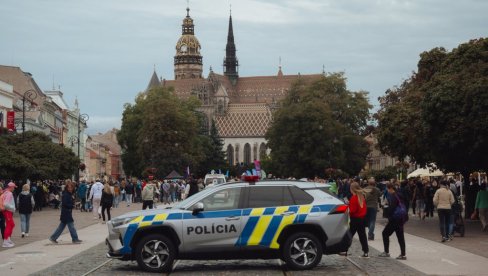 PRIVELI GA TRI PUTA TOKOM DANA: Ukrajinac u Slovačkoj napao i policajca