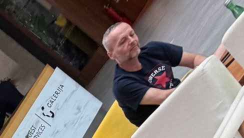 ОЛЕНИК ДОКАЗУЈЕ ДА ЈЕ НАЈВЕРНИЈИ ВУЧИЋЕВ ФАН: Како је познати „бунтовник“ поново ухваћен у срцу Галерије у Београду на води
