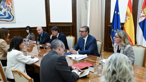 ВУЧИЋ СЕ САСТАО СА МАРГАРИТОМ РОБЛЕС ФЕРНАНДЕС: Председник разговара са министарком одбране Шпаније