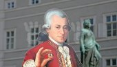 ЛЕК КОЈИ НЕМА НУСПОЈАВЕ: Како музика управља нашим емоцијама и обнавља сиве ћелије (ФОТО)