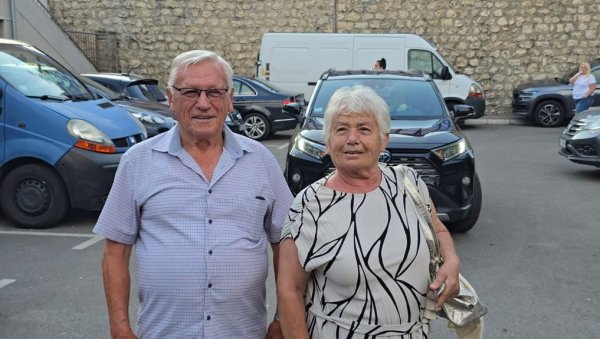 ЧЕКАО 50 ГОДИНА: Хиљаде људи овацијама дочекале Миланчета Радосављевића (ФОТО)