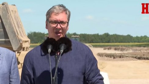 VUČIĆ BLOKADERIMA: Dolazite u tu Galeriju češće nego ja, drago mi je što priznajete moje delo i moj rad