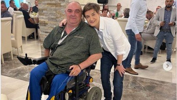 БРНАБИЋЕВА ПОСЛАЛА СНАЖНУ ПОРУКУ ИЗ ЖИТОРАЂЕ: Без нашег народа, већинске Србије, тешко бисмо земљу спасили!