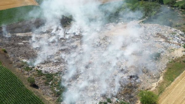 ДЕПОНИЈА НАМЕРНО ЗАПАЉЕНА? У Сивцу због дима и непријатних мириса негодују и мештани и комуналци