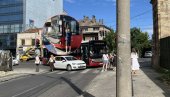 ЦИРКУС У БГ - КО ЈЕ КОГА ИСЕКАО: Возачи умало избегли судар, ипак чекали ПОЛИЦИЈУ - а саобраћај блокиран