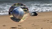 ŠTA JE OVO? Na plaži u Australiji se pojavile misteriozne metalne kugle - policija i stručnjaci imaju zastrašujuće pretpostavke