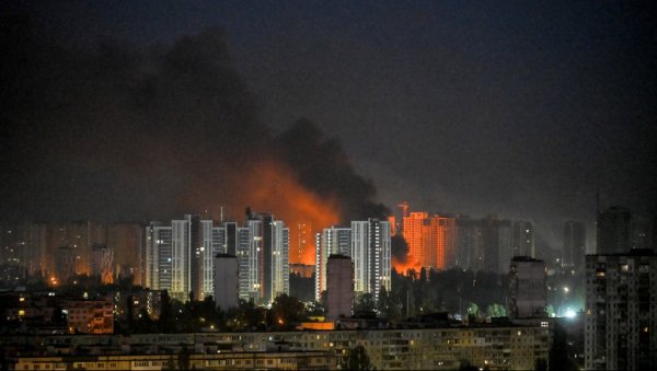 СНИМЦИ ВЕЛИКОГ НАПАДА НА КИЈЕВ: НАТО чланица хитно дигла авионе, Руси засули престоницу ракетама и дроновима (ВИДЕО)