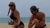 VERICA RAKOČEVIĆ ODUZIMA DAH U 78. GODINI! Pozirala u kupaćem sa Veljkom, a komentar naše glumice podigao prašinu (FOTO)