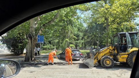 ЗАТВОРЕН ДЕО БУЛЕВАРА КРАЉА АЛЕКСАНДРА: Због радова промене у саобраћају (ФОТО)