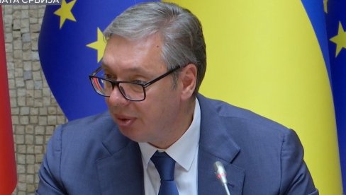 ВУЧИЋ О РАСПРАВИ У ЦРНОЈ ГОРИ: Правили су државу да би избегли да српска тробојка и српски језик имају икакав значај!