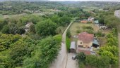 PRIVREMENA ZABRANA SAOBRAĆAJA U DELU SREMSKE KAMENICE: Radovi na popravci kolovoza