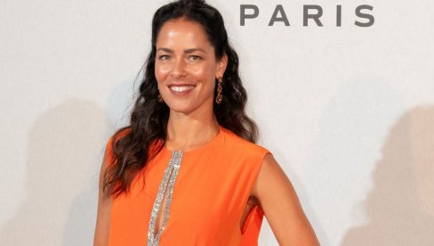 ANA IVANOVIĆ STIGLA NA NEDELJU MODE U PARIZU: Efektnom kreacijom zasenila holivudske zvezde! (FOTO)