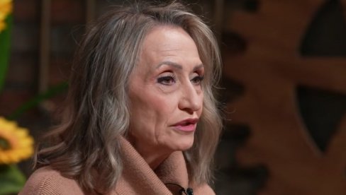 НАШУ ГЛУМИЦУ ПАРТНЕР ОСТАВИО НАКОН ШТО ЈЕ РОДИЛА ДЕВОЈЧИЦУ У 52. ГОДИНИ: Жао ми је што неће расти уз оца
