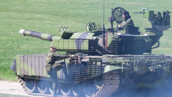 ЧЕЛИЧНА СНАГА ИЗ СРЦА СРБИЈЕ: Тенкисти из Краљева чувају борбену готовост Војске Србије (ФОТО/ВИДЕО)