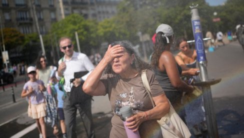 СРБИЈА У ЦРВЕНОМ ОВА ДВА ГРАДА БУКВАЛНО ГОРЕ! РХМЗ УПОЗОРАВА ГРАЂАНЕ метеоаларм упаљен - Пресек стања у 16 сати