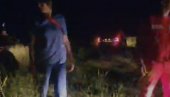 POGINULA DVOJICA MLADIĆA: Kvad završio u kanalu - pojavio se snimak stravične nesreće kod Batajnice (VIDEO)