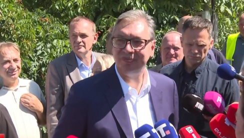 ОВО ЗНАЧИ ЖИВОТ ЗА ОВО СЕЛО И ЉУДЕ: Вучић обилази завршне радове на деоници између Горњих и Доњих Синковаца (ВИДЕО)