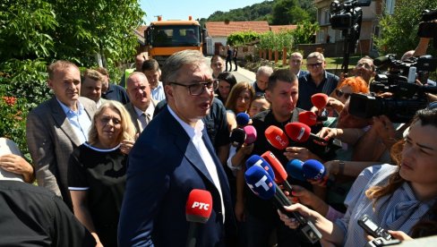 SREĆAN SAM, ZNAM DA TO ZNAČI ŽIVOT NAŠEM NARODU: Vučić obišao završne radove na deonici između Gornjih i Donjih Sinkovaca (VIDEO)