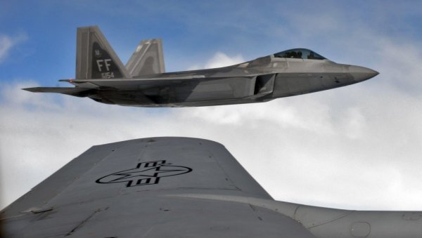 АМЕРИКА ПОВУКЛА Ф-22 ИЗ ИЗРАЕЛА: Ево шта се крије иза ове одлуке