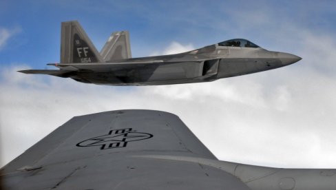 AMERIKA POVUKLA F-22 IZ IZRAELA: Evo šta se krije iza ove odluke
