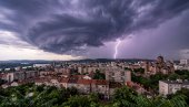 IZ PAKLENIH 36 STEPENI PRAVO U OLUJU! RHMZ izdao hitno upozorenje: Večeras kreće obrt, evo koji delovi Srbije su prvi na udaru