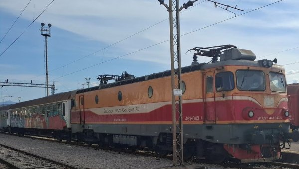 СТРАВИЧНА НЕСРЕЋА НА ПРУЖНОМ ПРЕЛАЗУ: Воз налетео на аутомобил код Оџака, страхује се да има мртвих