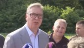 НАША СЕЛА ЛИЧЕ НА ШВАЈЦАРСКА, ЉУДИ СЕ ВРАЋАЈУ Председник Вучић у посети породици Тодоровић