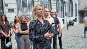 ОБРАТИТЕ СЕ ПР СЛУЖБИ: Из Wizz Air-a држали конференцију, а нису хтели да одговоре зашто ризикују животе путника (ВИДЕО)