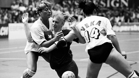 ŠOKANTNA SUDBINA JUGOSLOVENSKE LEGEND! Slavnoj rukometašici policija otela stan, danas prodaje voće na pijaci