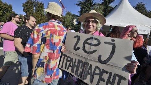 SA NEVESTOM ĐETIĆEM KOD MATIČARA: U Crnoj Gori počelo usklađivanje pravnog sistema sa zakonom EU o istopolnim brakovima