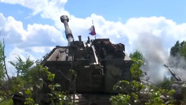 РАЗОРЕН УКРАЈИНСКИ КОНТРОЛНИ ЦЕНТАР: Објављен снимак дејства хаубица по украјинским положајима