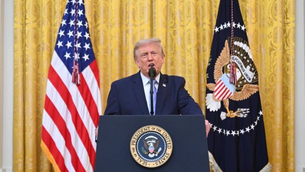 ТРАМП СЕ ОБРАТИО НАЦИЈИ: Кина незаконито прибавила податке о 220 милиона бирача - објављена документа са којих је скинута ознака тајности
