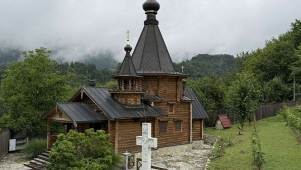 У СЛАВУ ЦАРСКИХ РОМАНОВА: Јединствена православна светиња, у Бачевцима поред Дрине, прославила храмовну светковину