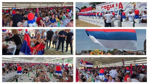 VESELJE U LAPOVU: Narod čeka Vučića (FOTO/VIDEO)