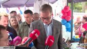 NE DIRAJTE NAM U KOREN, SRBIJA ĆE SE BORITI JAČE NEGO IKADA Vučić uporedio Srbiju sa šljivom, pa odbrusio opoziciji: Oni se stide svoje pol