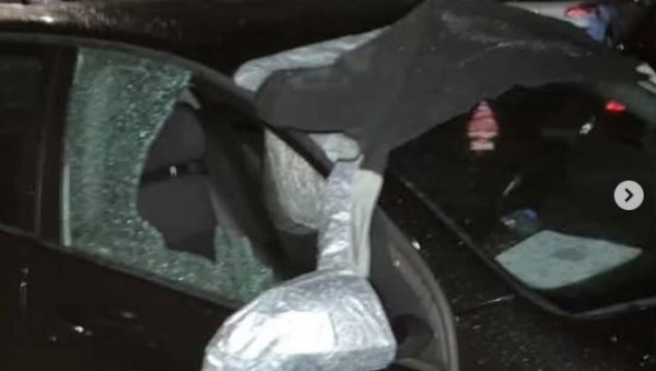 АПОКАЛИПТИЧНИ ПРИЗОРИ У СМЕДЕРЕВУ: Град под водом, кров пао са зграде, аутомобили уништени (ВИДЕО)