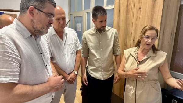 ПРЕВЕНТИВНИ ПРЕГЛЕДИ У ОКВИРУ ИПА ПРОЈЕКА: Министар Немања Старовић у посети Дому здравља у Сомбору