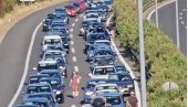 SRBI ZAGLAVLJENI NA EVZONIJU: Počeo štrajk grčkih carinika - ovo su detalji
