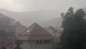 CRNO NEBO NAD SIRINIĆKOM ŽUPOM: Dramatični snimci jakog nevremena i grada u Sirinićkoj Župi (FOTO/VIDEO)