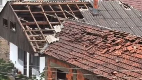 OLUJA RUŠILA KROVOVE I UNIŠTILA USEVE: Cela opština ostala bez struje - Haos u Štrpcu (VIDEO)