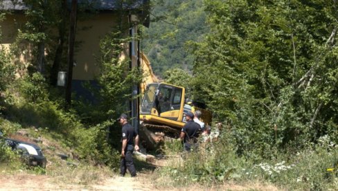 NA KUĆE SRBA BAGERIMA I DUGIM CEVIMA: Kurti pokrenuo novi talas etničkog čišćenja na jezeru Gazivode, na severu Kosmeta