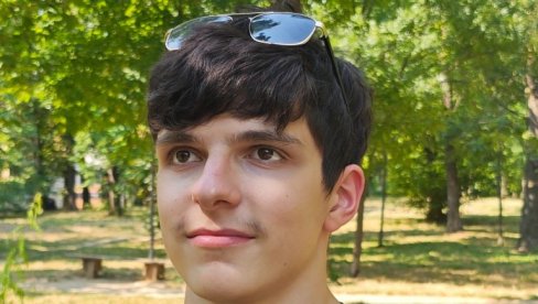 NAŠ VIKTOR U AVGUSTU NA ARKTIKU: Srednjoškolac iz Beograda znanjem sebi obezbedio put na Severni pol (FOTO)