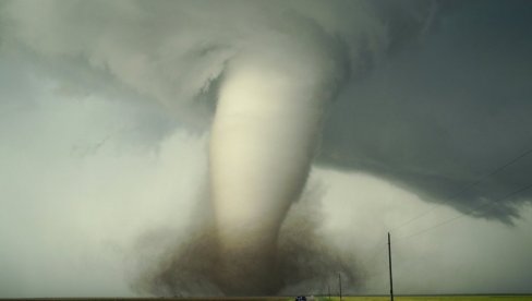NESVAKIDAŠNJI SNIMAK: Pogledajte kako izgleda tornado „iznutra“ (VIDEO)