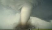 NESVAKIDAŠNJI SNIMAK: Pogledajte kako izgleda tornado „iznutra“ (VIDEO)