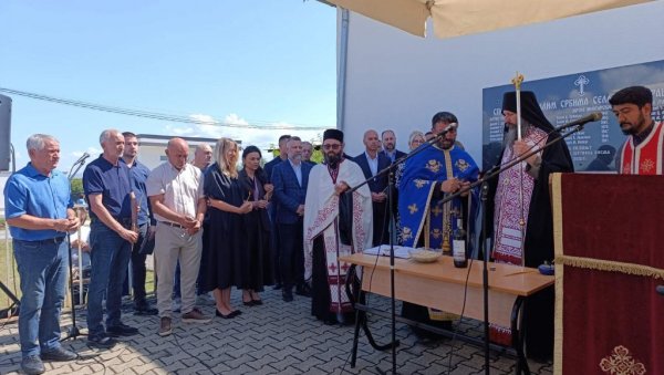 НЕ МОЖЕМО И НЕ СМЕМО ЗАБОРАВИТИ ИСТИНУ: У Старом Грацку код Липљана служен парастос жетеоцима свирепо убијеним пре 27 година