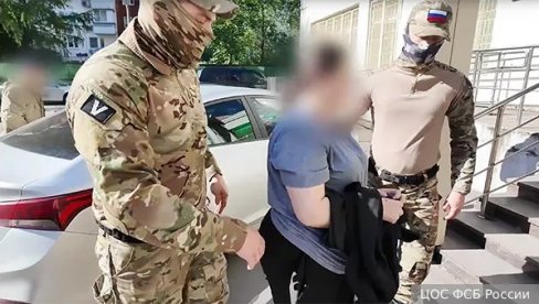 PODMETNULA BOMBU RUSKOM BEZBEDNJAKU: FSB objavio snimak hapšenja Ruskinje (30) usred Moskve (VIDEO)