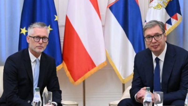 ВУЧИЋ СА ЕБНЕРОМ: Председник открио детаље сусрета са одлазећим амбасадором Аустрије