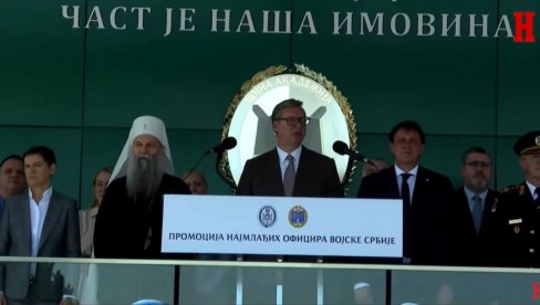 PREDSEDNIK VUČIĆ URUČIO SABLJE NAJBOLJIM POTPORUČNICIMA: Svečanost povodom promocije najmlađih oficira Vojske Srbije